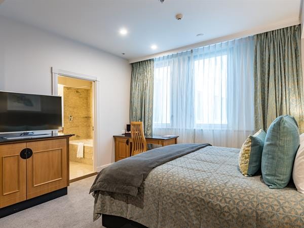 Distinction Christchurch – Classic King Room detail