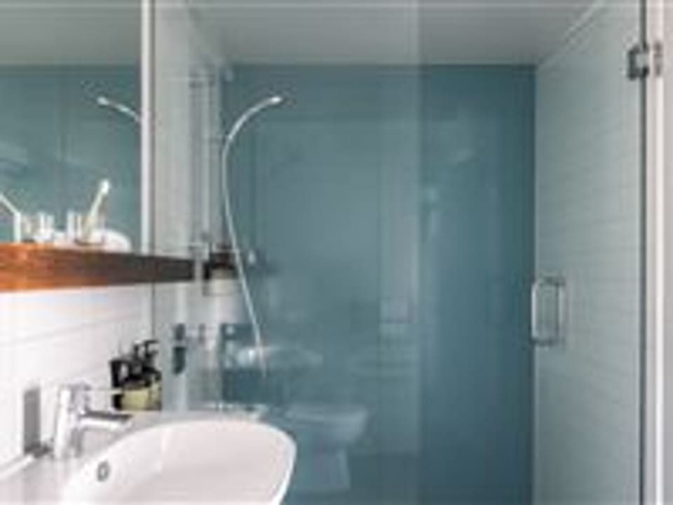 Peppers Bluewater – Hotel Room 404A, bathroom
